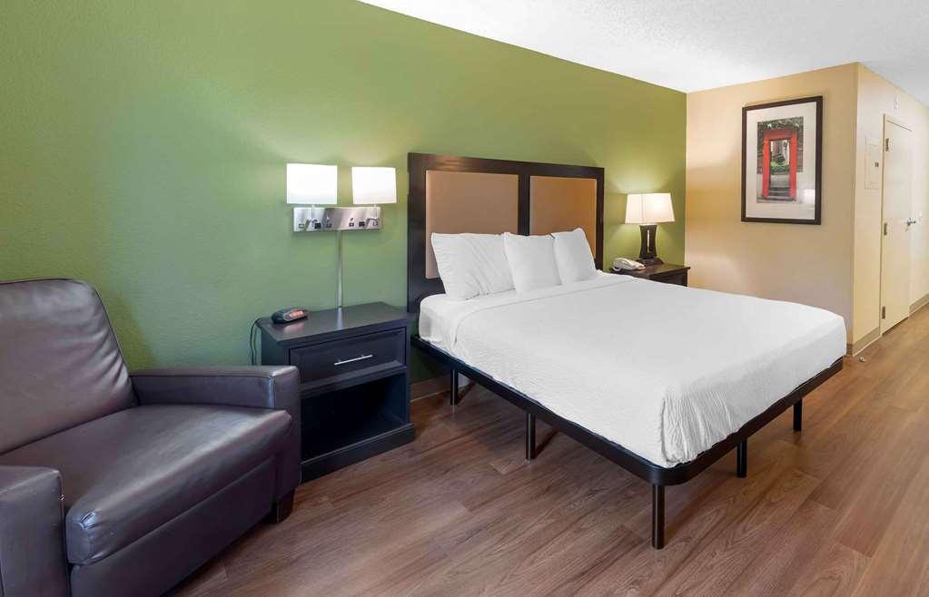 Extended Stay America Select Suites - Birmingham - Inverness Hoover Room photo